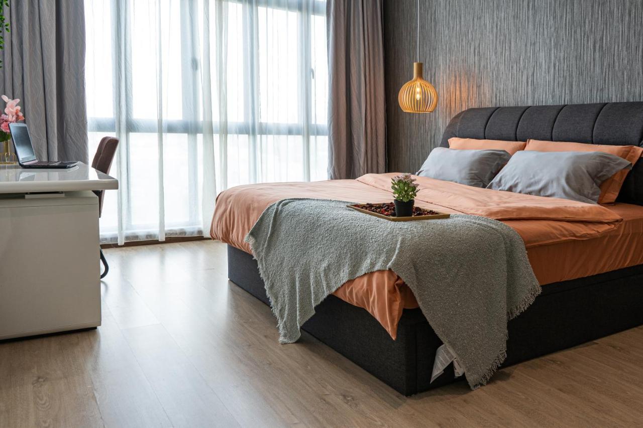 Cozy Couple Apartment